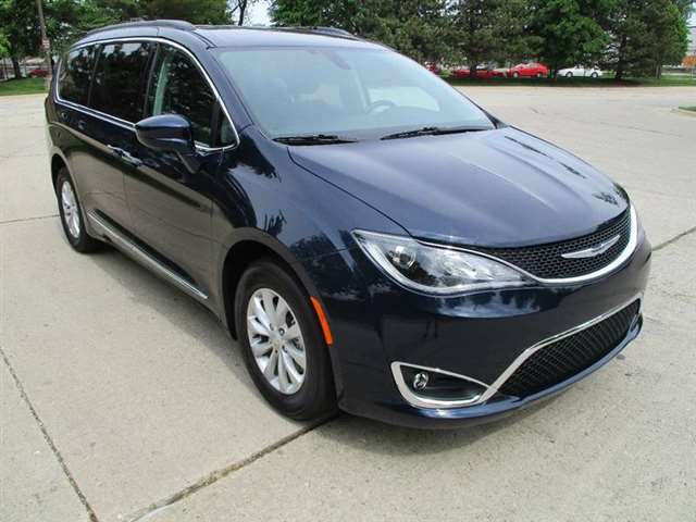 2017 Chrysler Pacifica Touring-L 4dr Mini-Van